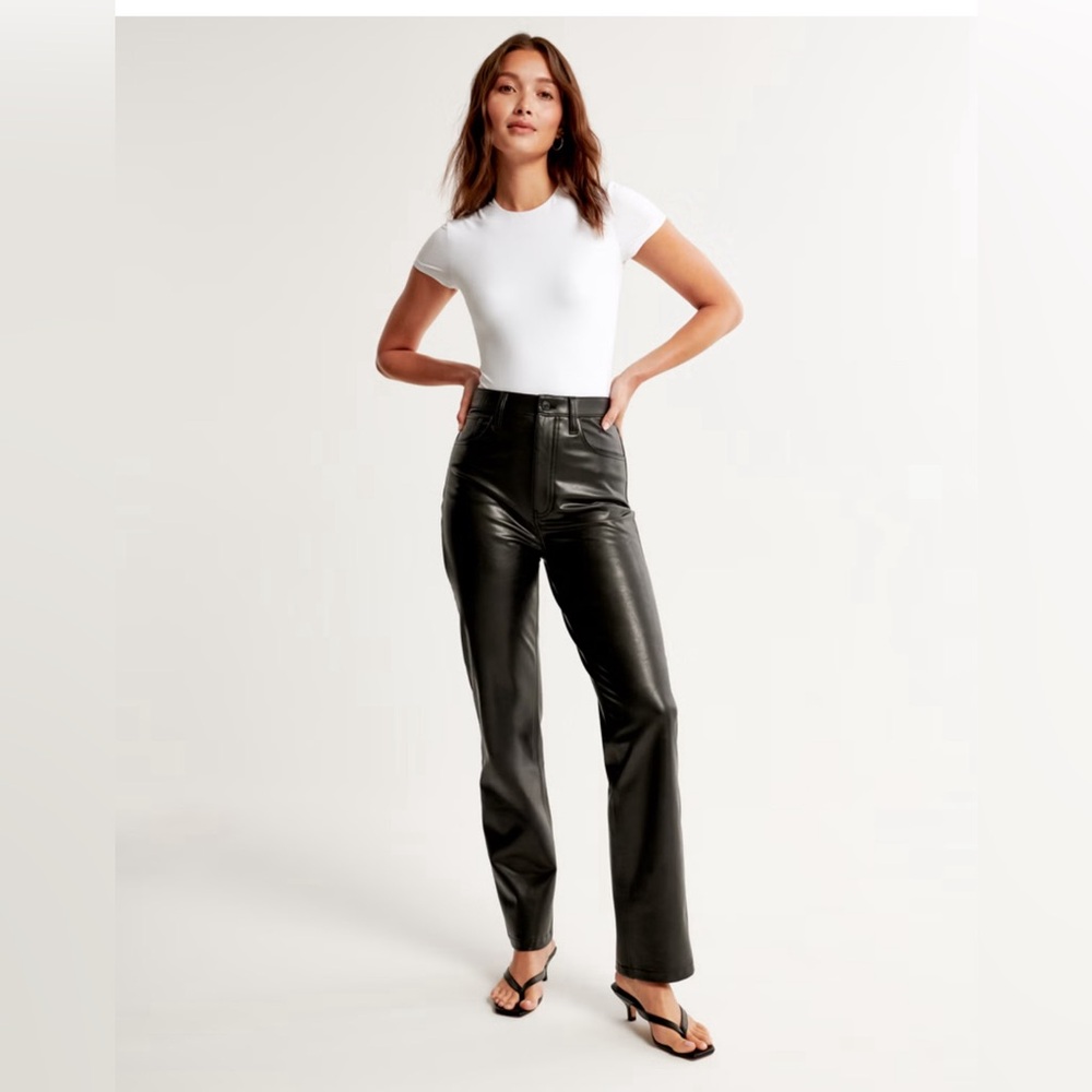 Abercrombie - 90s straight ultra high rise black vegan leather pants
